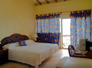 Escrivaninha, ferros/tábuas de passar roupa, Wi-Fi de cortesia