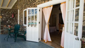Bungalow, Multiple Beds, Pool View | Terrace/patio