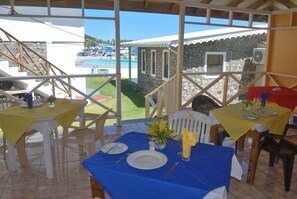 Daily continental breakfast for a fee - Kings Landing Hotel (Union Island)