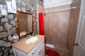 Bathroom - Kings Landing Hotel (Union Island)