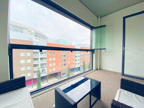 Studio with Balcony | Balcon