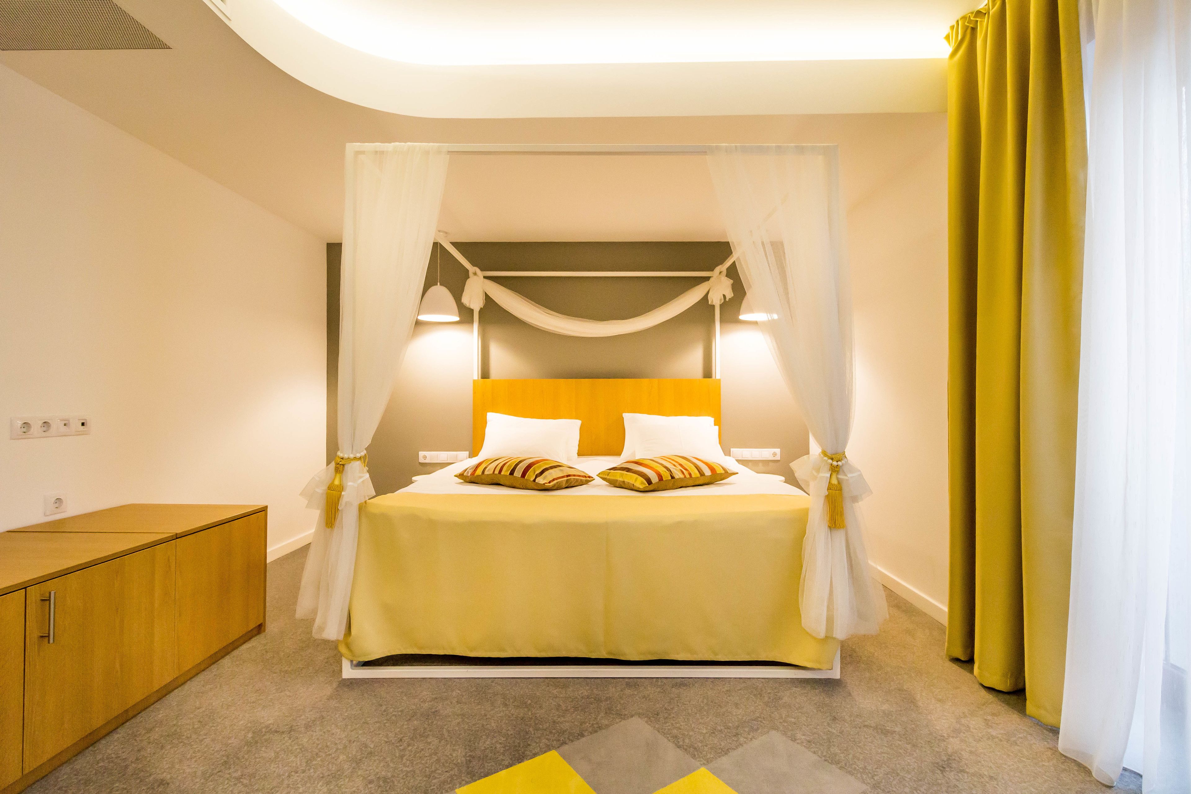 junior suite | in-room safe, desk, free cots/infant beds, free wifi