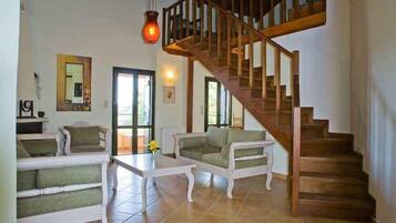 House, 3 Bedrooms | 1 bedroom, in-room safe, desk, iron/ironing board