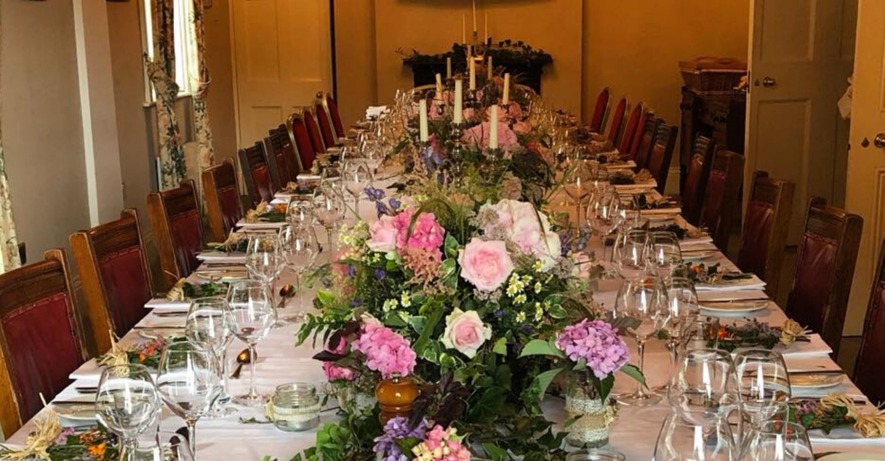 breakfast, lunch and dinner served