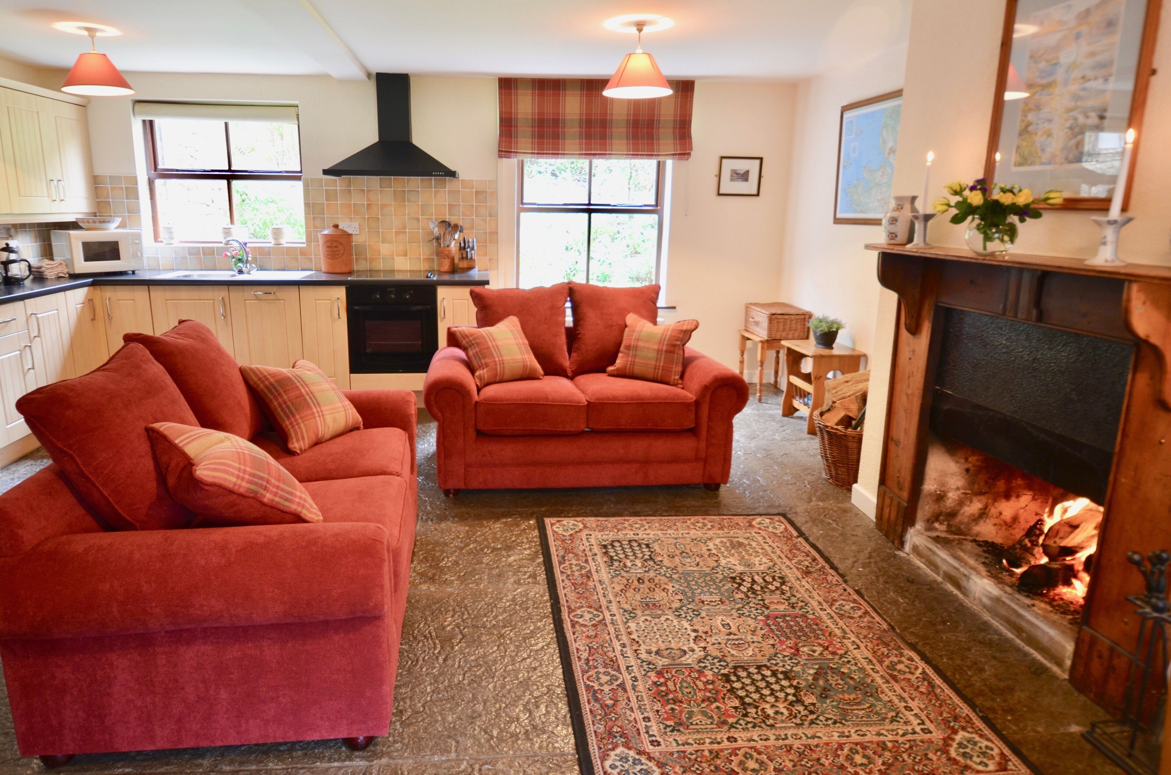 traditional cottage | 2 bedrooms, iron/ironing board, free wifi, bed sheets