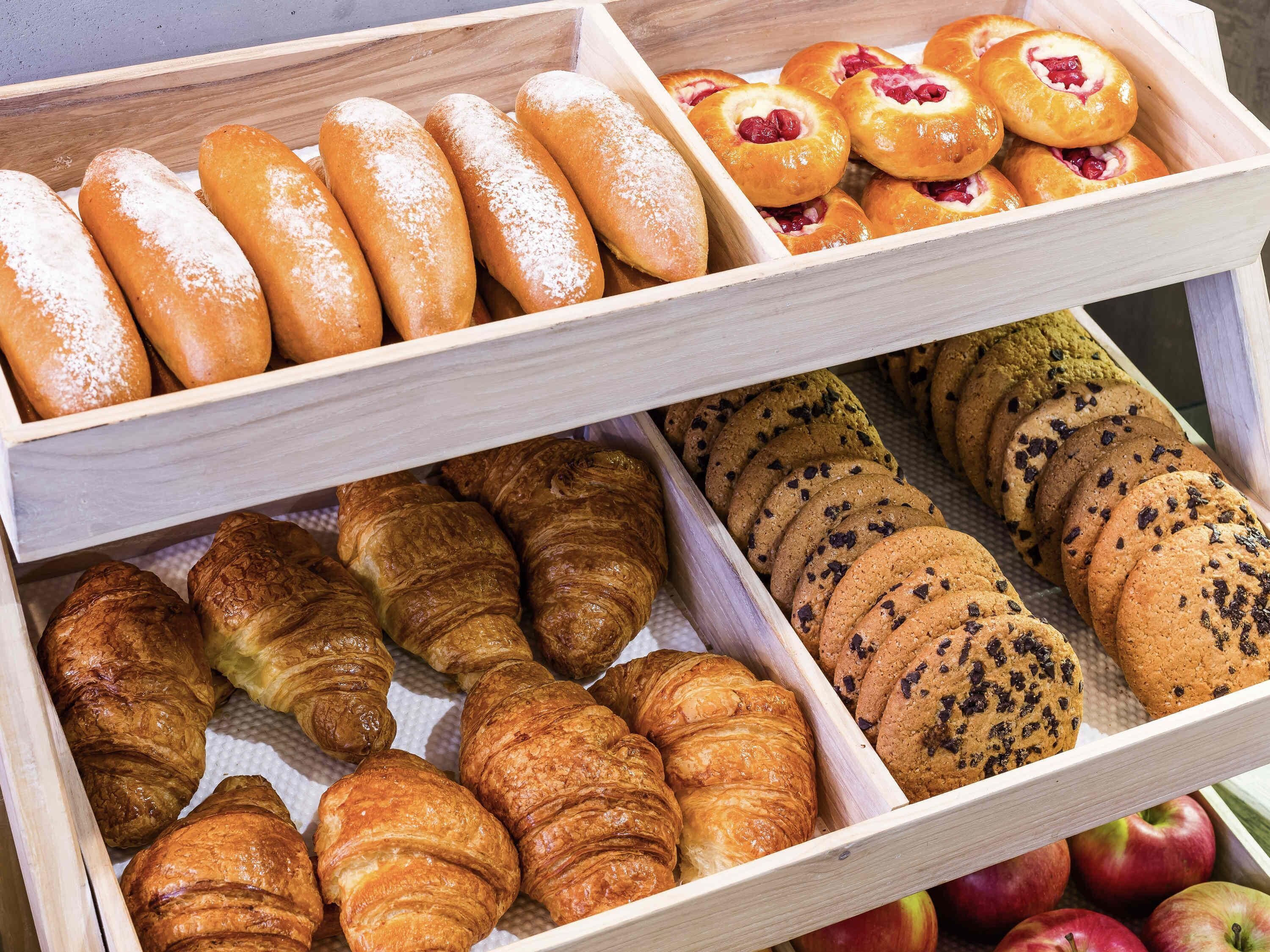 Daily buffet breakfast for a fee