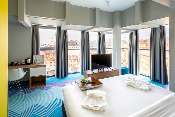 In-room safe, desk, blackout curtains, soundproofing - Ibis Styles Lviv Center (Lviv)