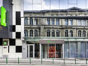 Unclassified image, 5 of 87, button - Ibis Styles Lviv Center (Lviv)