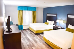 Meja kerja, setrika/meja setrika, dan tempat tidur bayi gratis