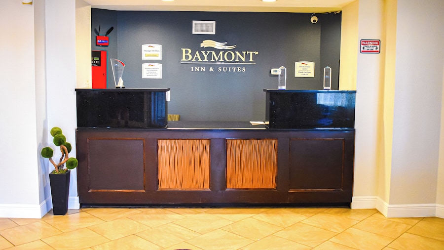 Baymont by Wyndham Midland Center