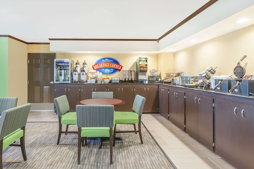 Baymont by Wyndham Midland Center