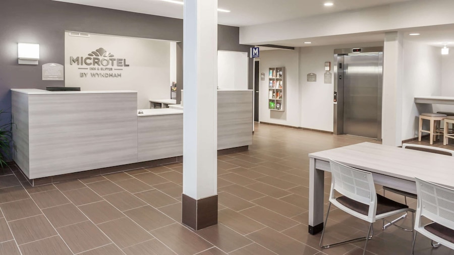 Microtel Inn & Suites by Wyndham West Fargo Medical Center