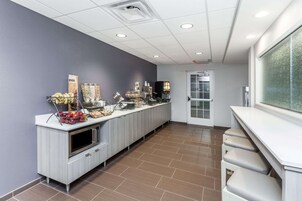 Free daily full breakfast