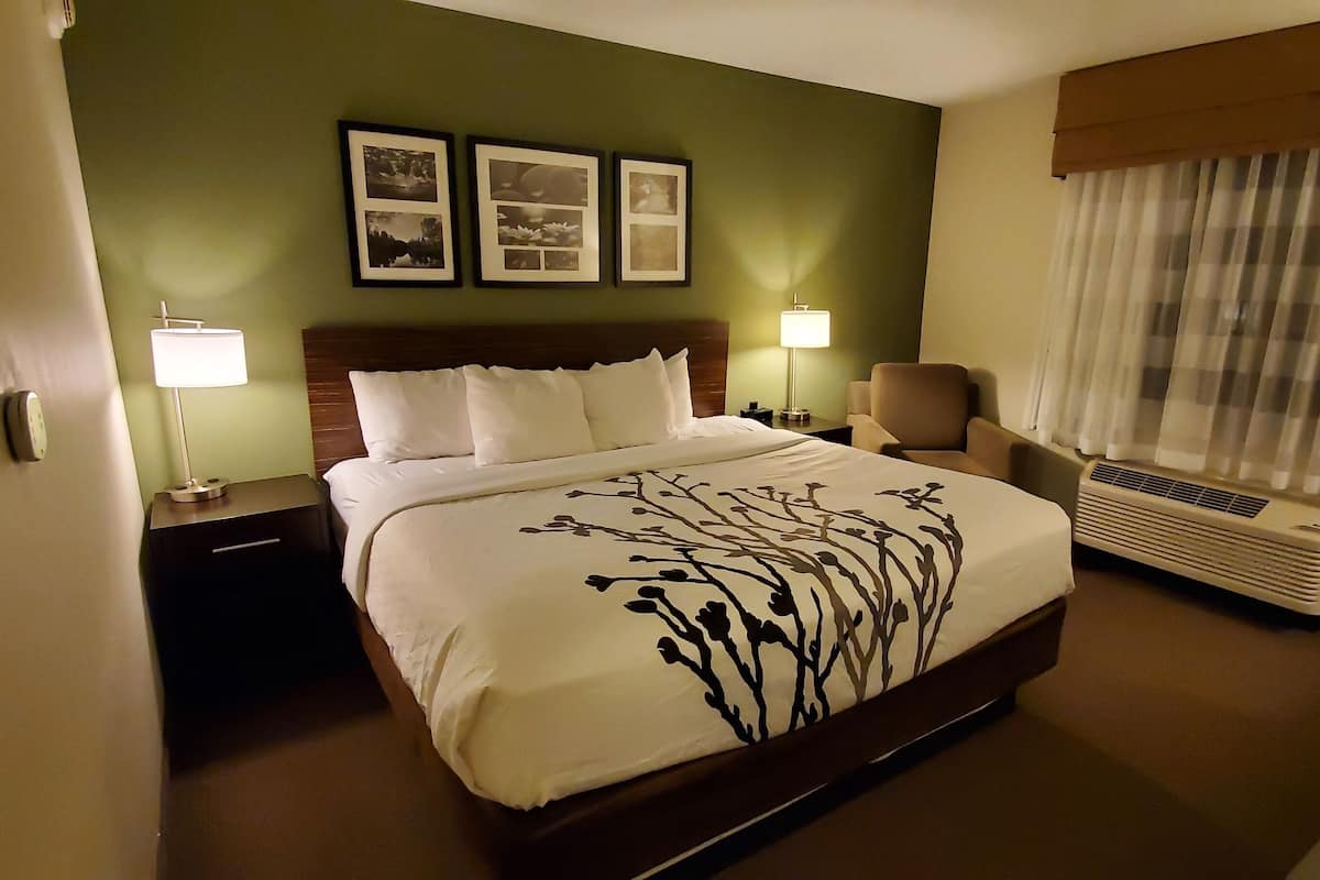 Desk, blackout drapes, iron/ironing board, free WiFi
