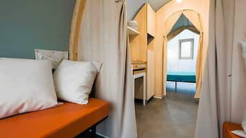 Tenda Basic | 2 kamar tidur dan tirai kedap cahaya