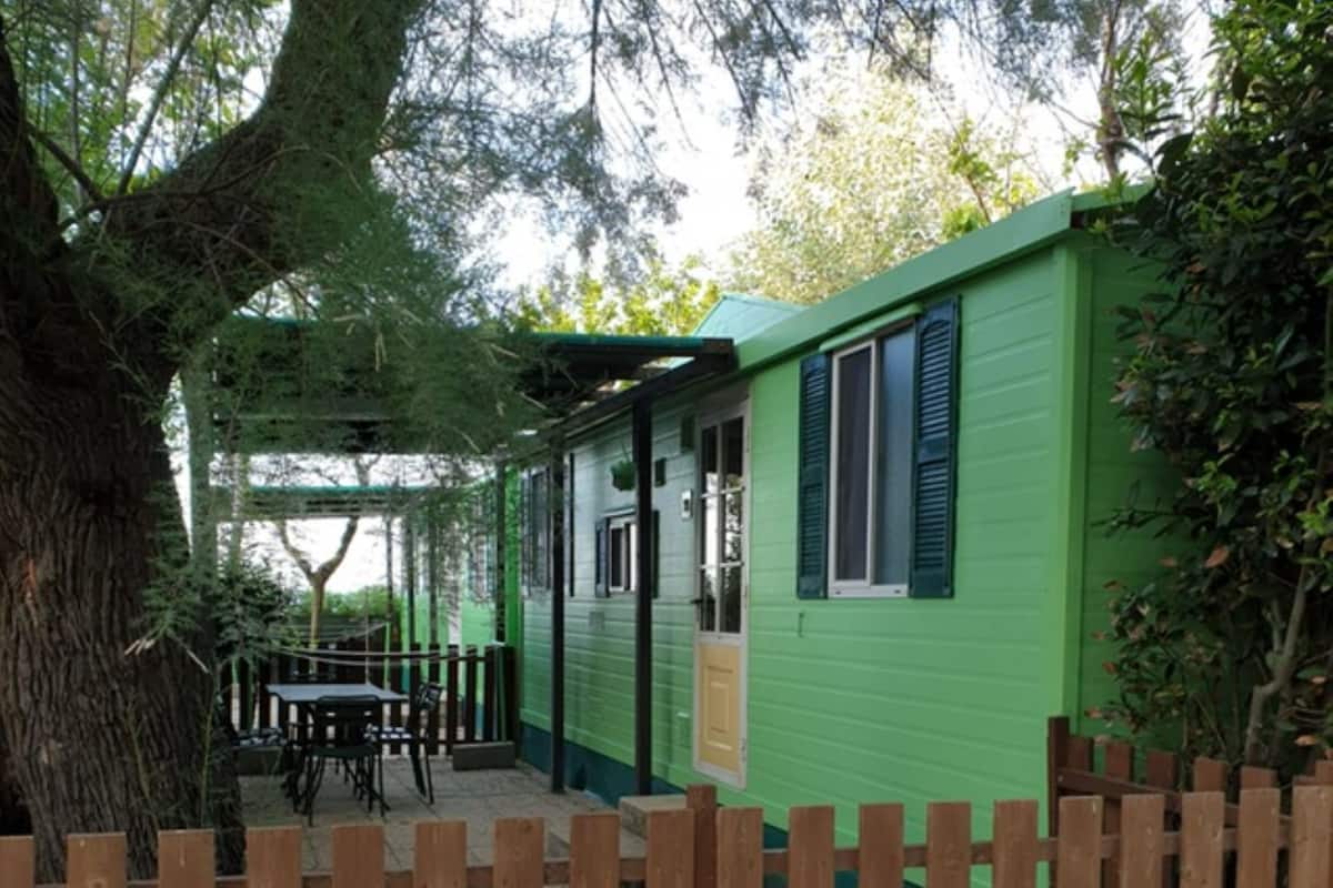 Standard Mobile Home, 2 Bedrooms