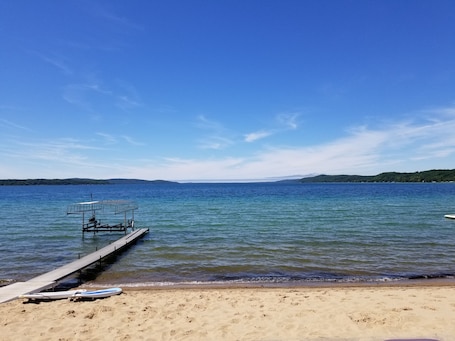 Lago. Crystal Lake Resort