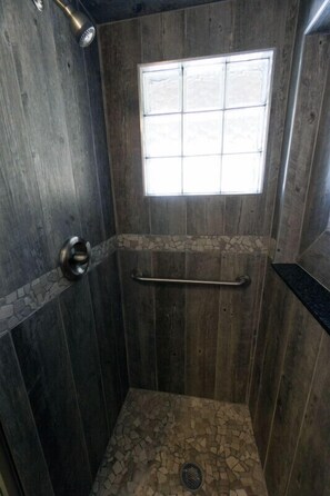Cottage #1, 3 Bedrooms,Full Kitchen | Bathroom shower - Crystal Lake Resort (Beulah)