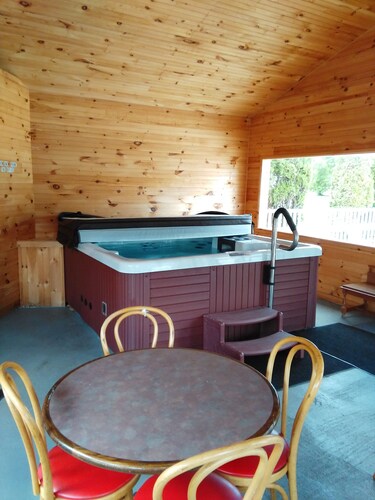 Northern Peaks Motor Inn