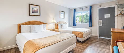 Standard Room, 2 Queen Beds, Kitchenette (Deluxe)