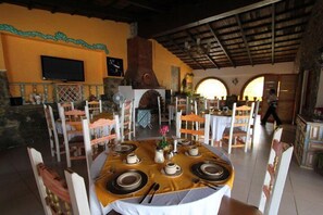 Ilmainen päivittäinen mannermainen aamiainen