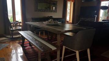 Dagelijks continentaal ontbijt (CAD 17.25 per persoon)