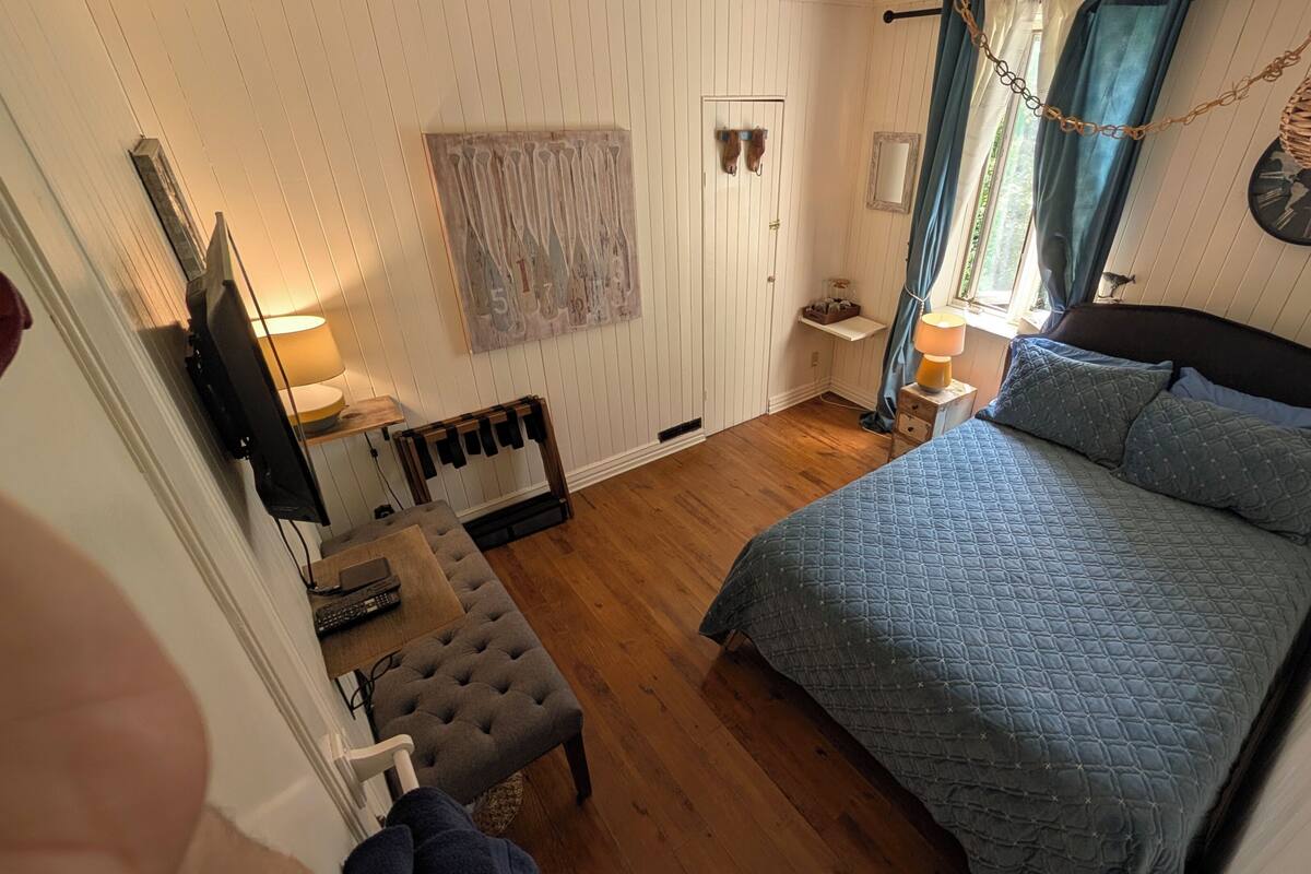 Habitación Deluxe, 1 cama doble, baño compartido, vistas al jardín | Wifi gratis