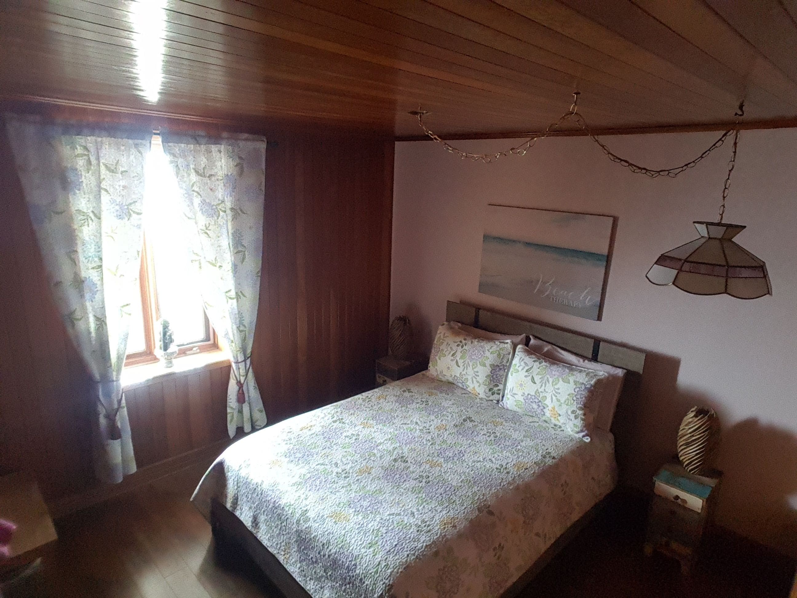 Quarto luxo, banheiro compartilhado, vista para o rio | Wi-Fi de cortesia