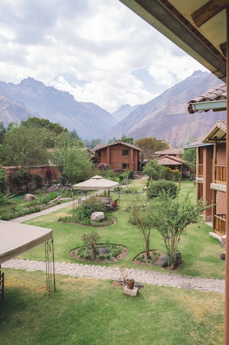 Lizzy Wasi Urubamba