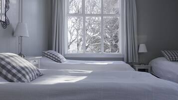 Triple Room, Shared Bathroom