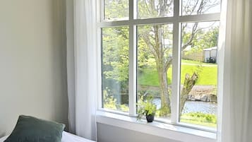Habitación triple, baño compartido | Cunas gratuitas, camas extra, wifi gratis y ropa de cama