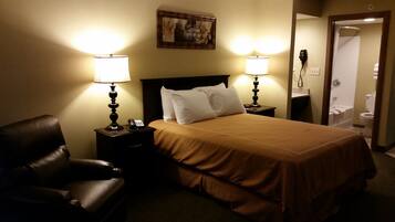 Economy Single Room, 1 Queen Bed, Kitchenette | Free WiFi, bed sheets