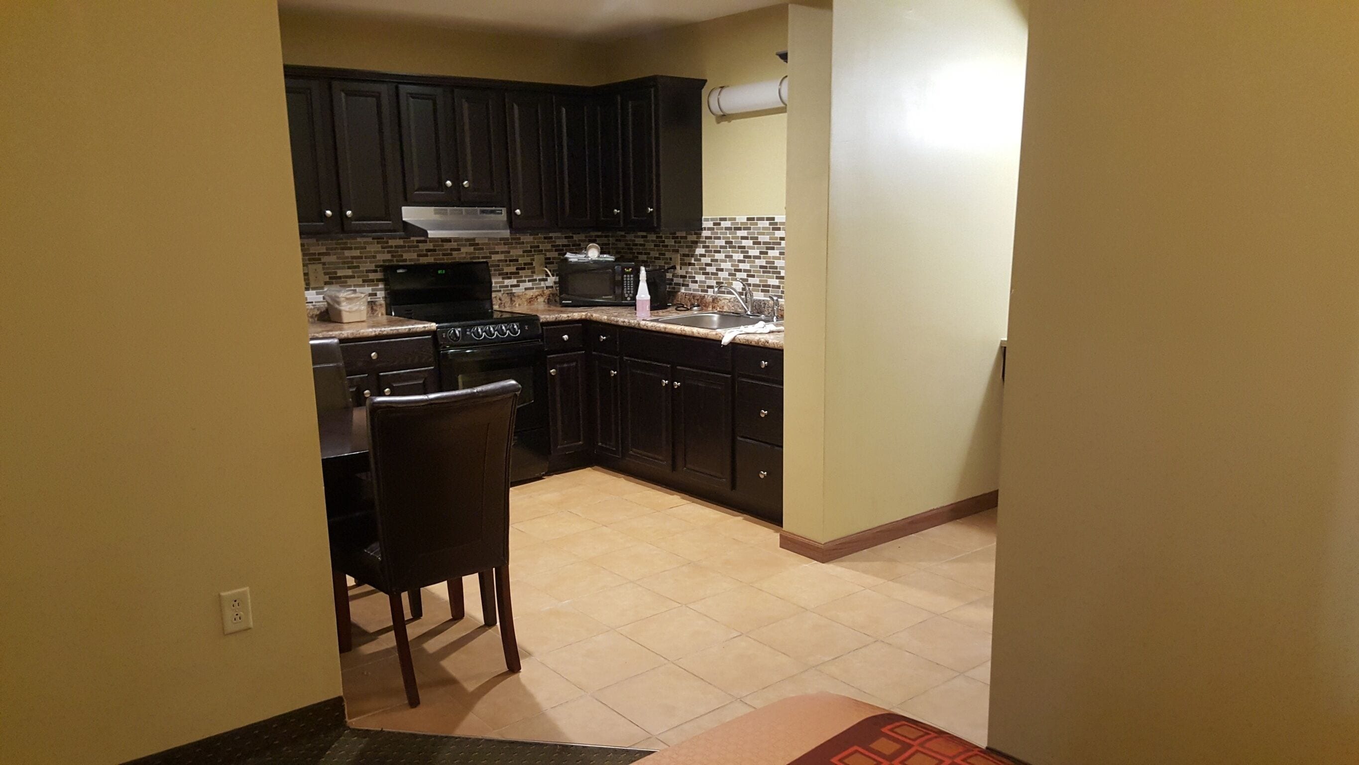Economy Room, Accessible, Kitchenette | Private kitchen | Fridge, microwave, oven, stovetop