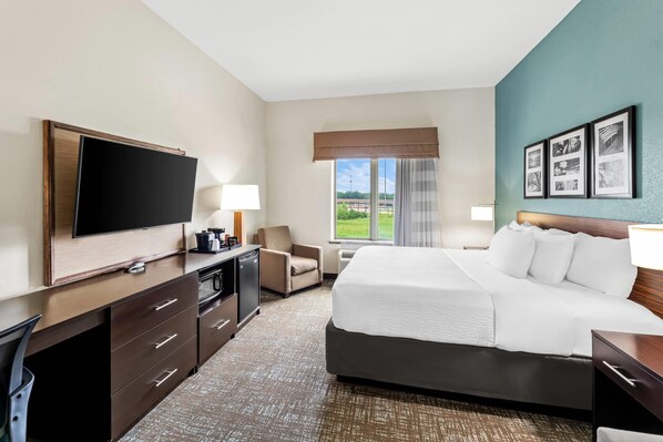 Suíte, 1 cama King | Roupas de cama premium, escrivaninha, ferros/tábuas de passar roupa