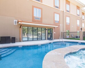 Outdoor pool - Sleep Inn Lufkin (Lufkin)