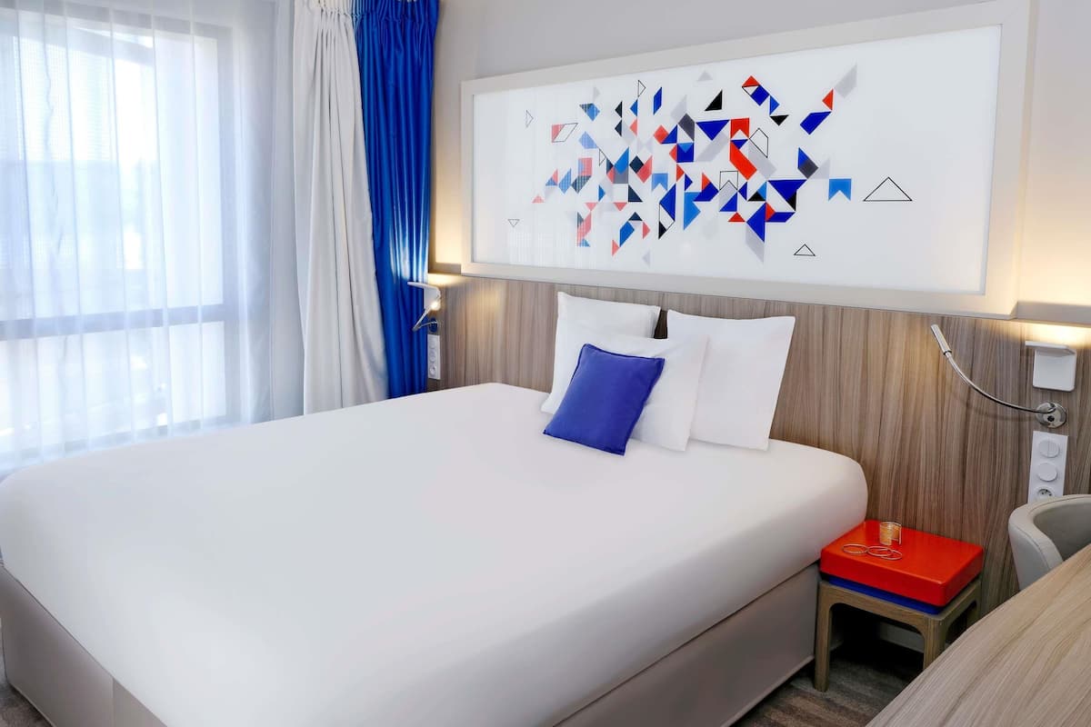 Classic-Zimmer, 1 Doppelbett | Hochwertige Bettwaren, Minibar, Zimmersafe, Schreibtisch