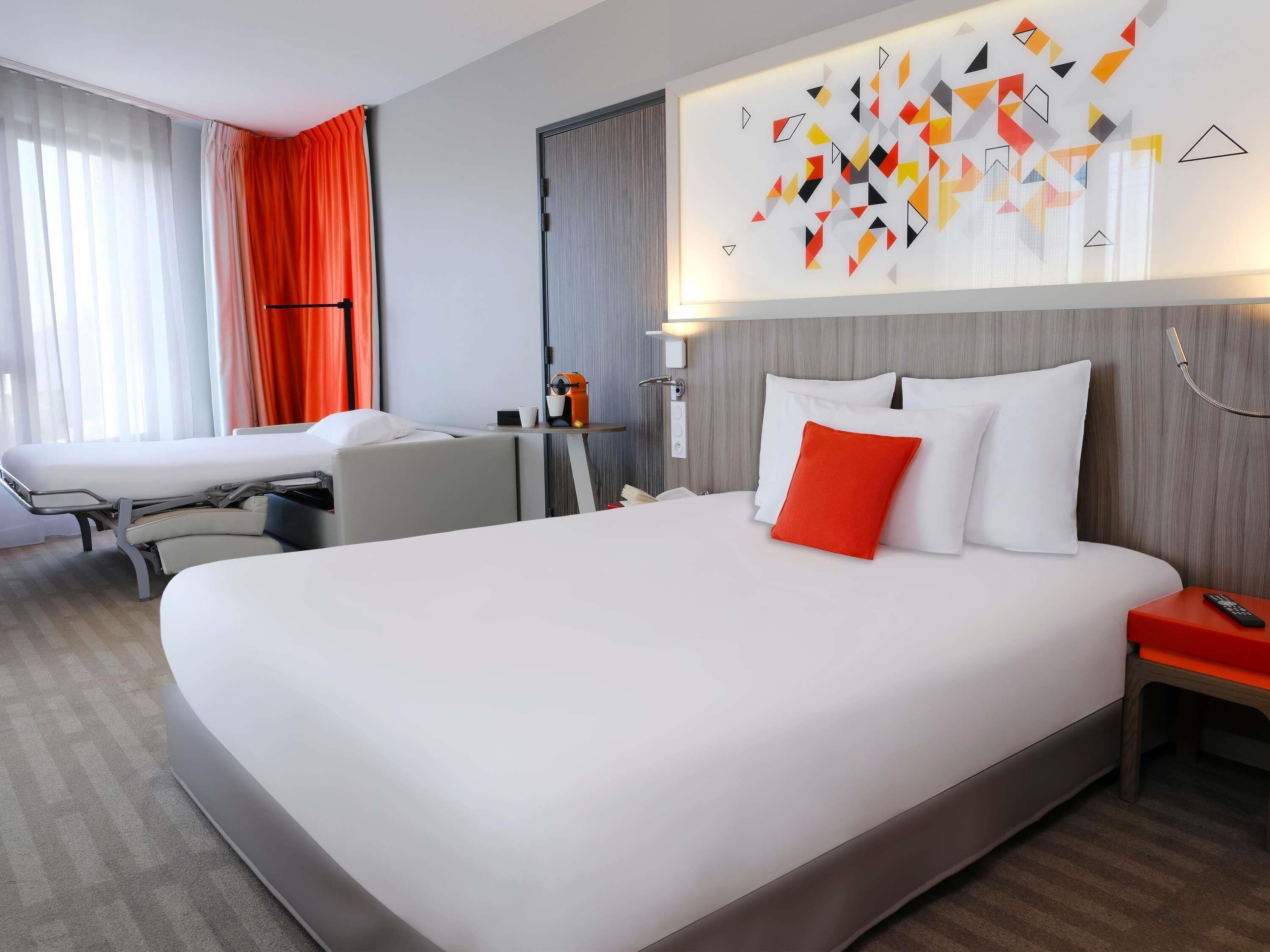 Zimmer, 1 Queen-Bett und Schlafsofa, barrierefrei (Quality) | Hochwertige Bettwaren, Minibar, Zimmersafe, Schreibtisch
