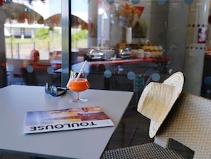 Bar (in der Unterkunft)