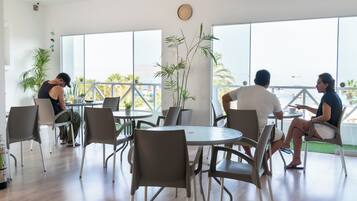 Dagelijks continentaal ontbijt inbegrepen