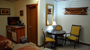 Bureau, fer et planche Ă  repasser, Wi-Fi gratuit