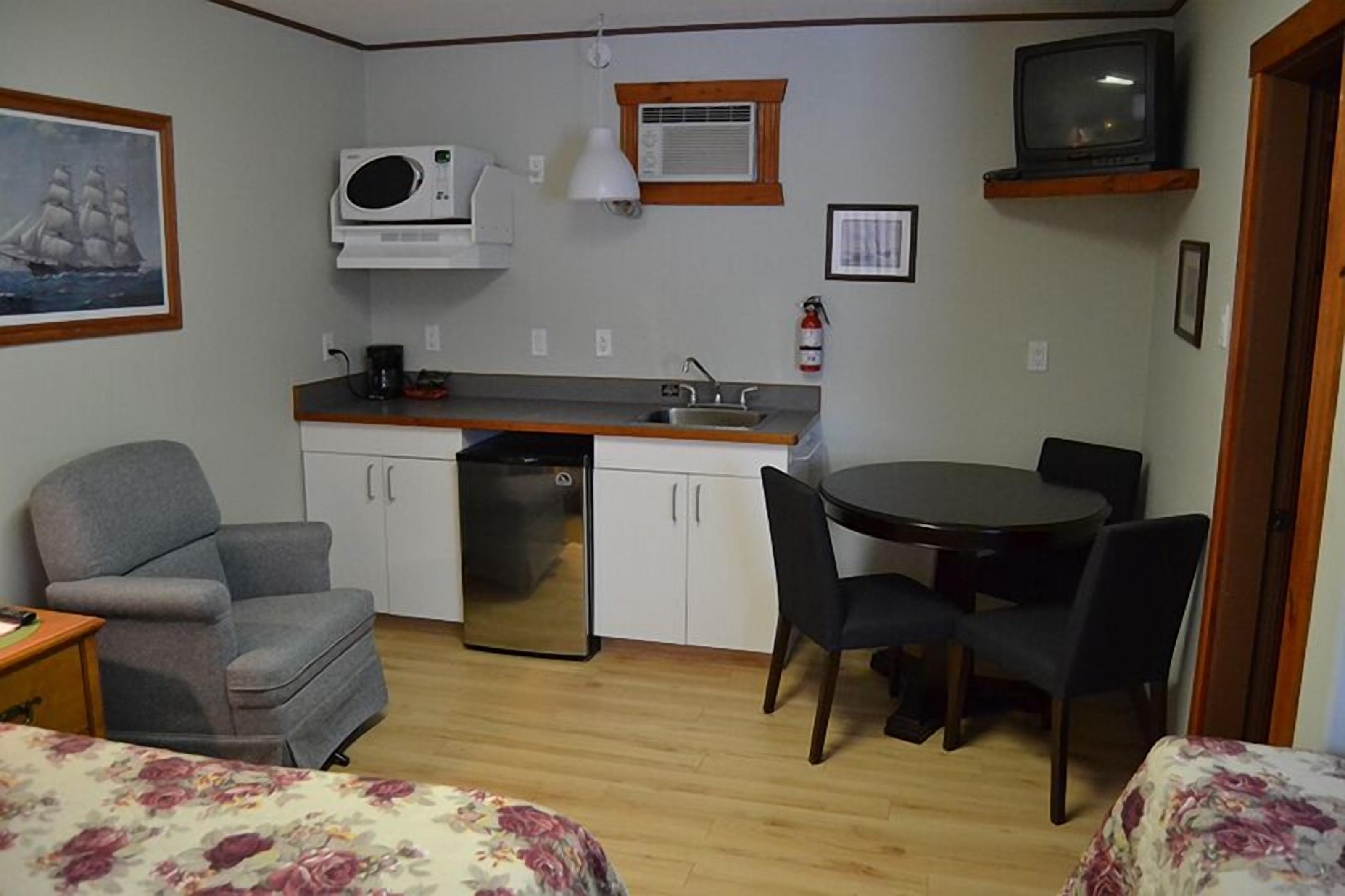 Desk, iron/ironing board, free WiFi