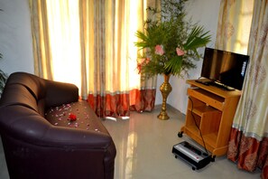 Zimmer | Wohnbereich | Fernseher