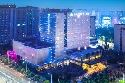 Days Hotel By Wyndham Chongqing Liangping