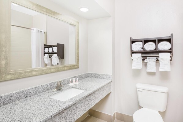 Baignoire, baignoire d'eau douce, articles de toilette gratuits