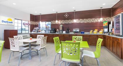 Days Inn & Suites by Wyndham Madisonville