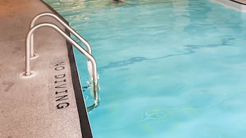 Indendørs pool