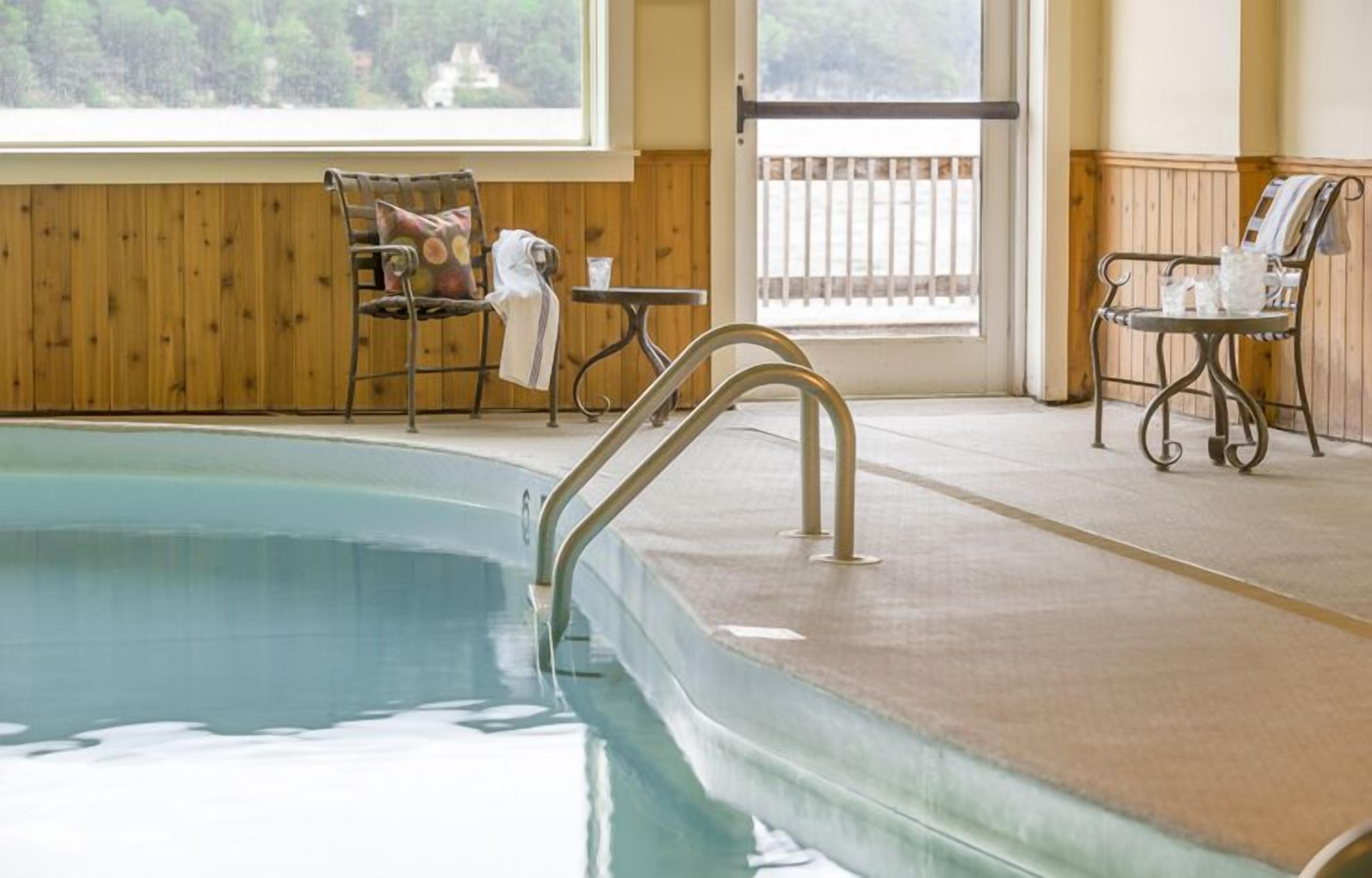 Una piscina cubierta