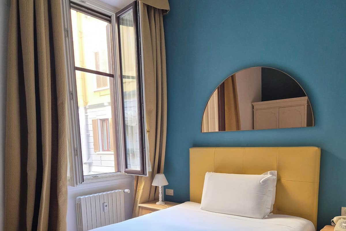 1 bedroom, down duvets, in-room safe, desk