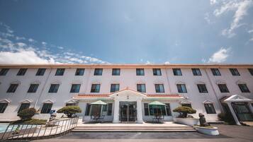 Fachada de la propiedad