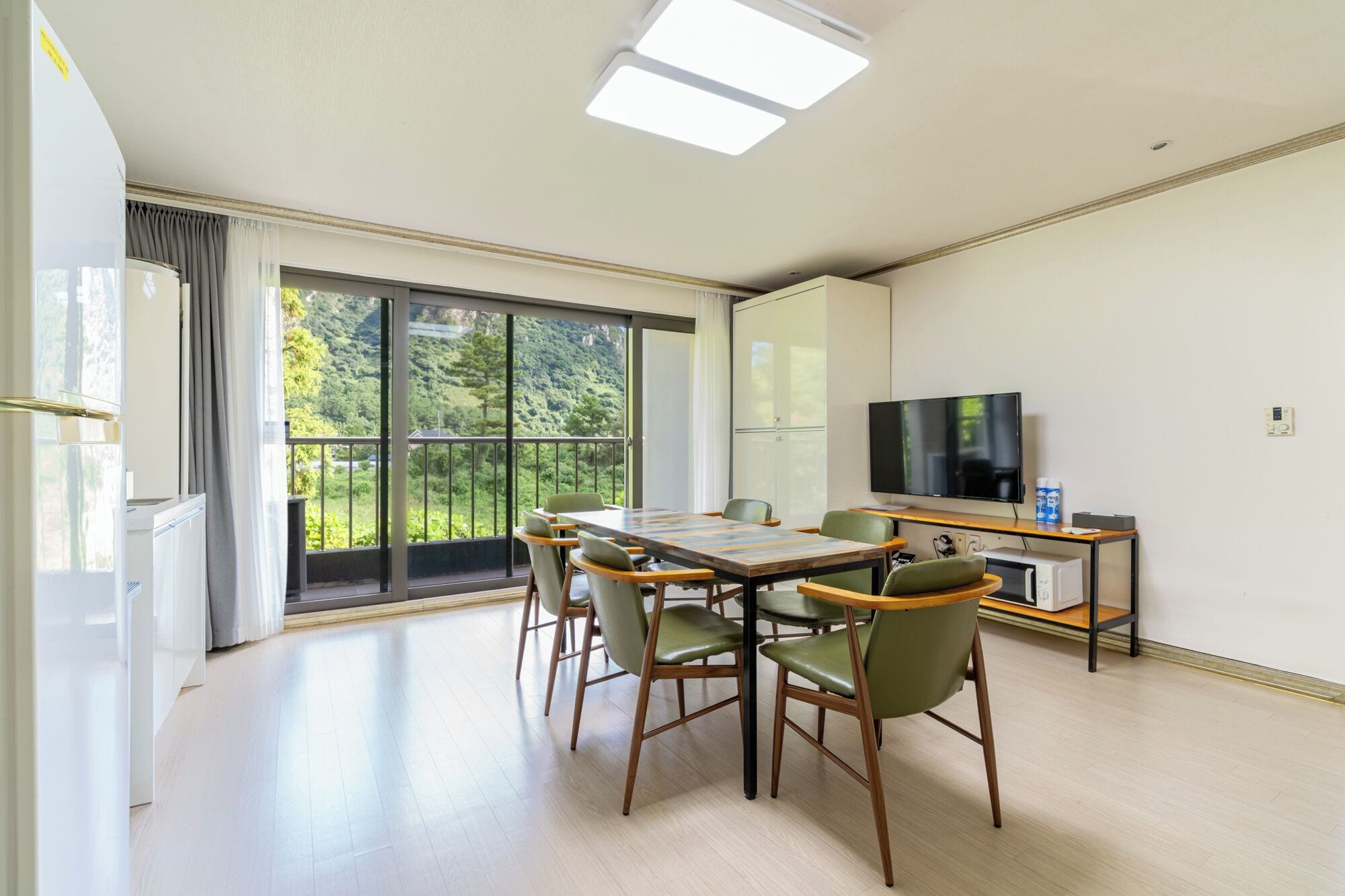 Resort Room | Soundproofing, free WiFi, bed sheets